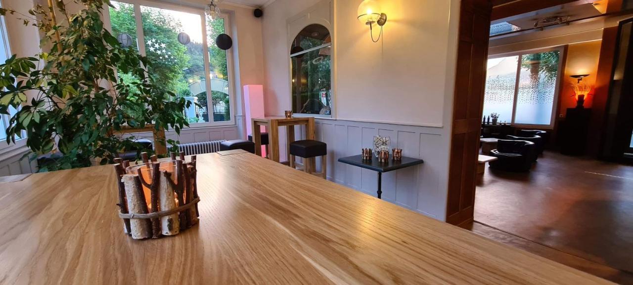 Le Castelet Hotel Le Mont-Dore Bagian luar foto