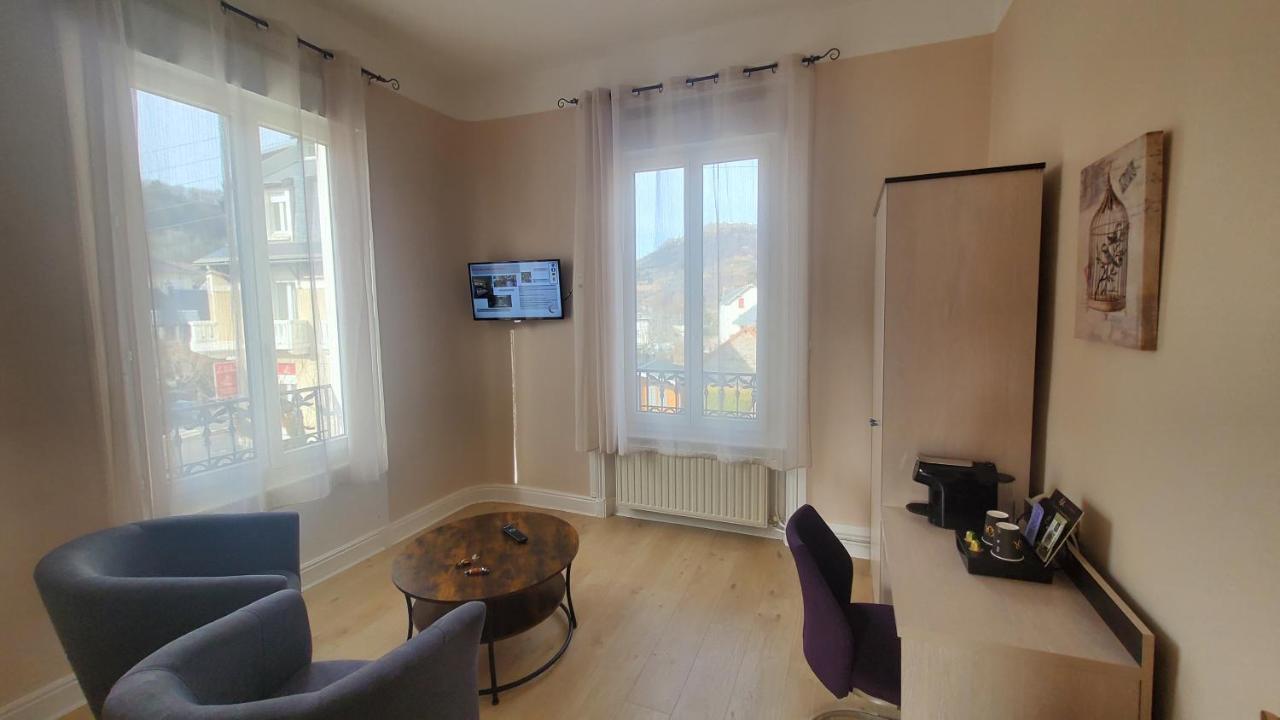 Le Castelet Hotel Le Mont-Dore Bagian luar foto