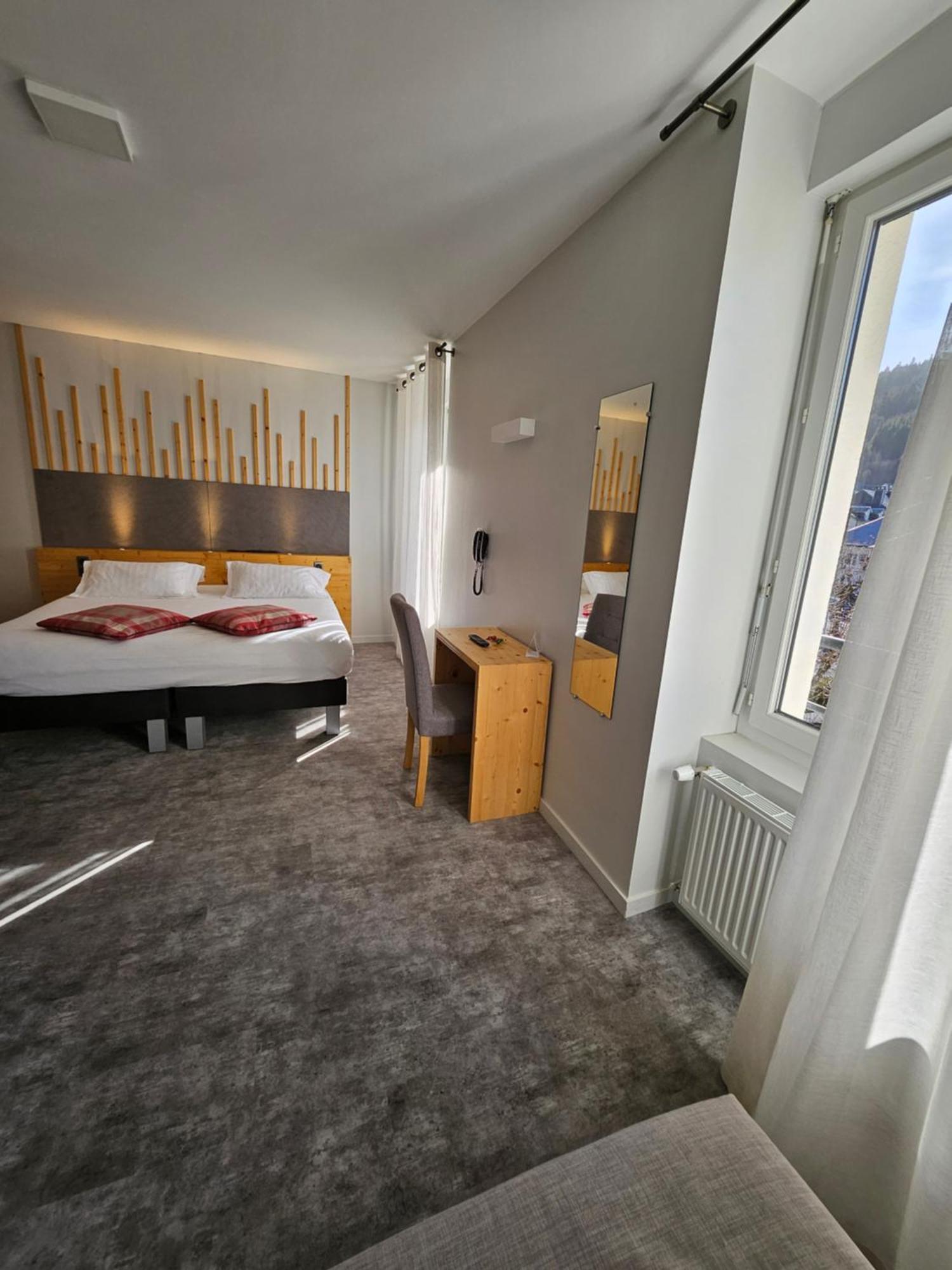 Le Castelet Hotel Le Mont-Dore Bagian luar foto