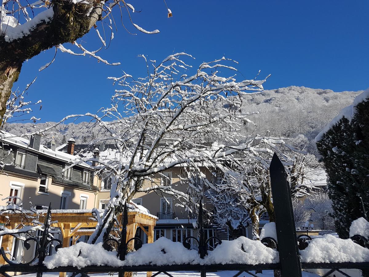 Le Castelet Hotel Le Mont-Dore Bagian luar foto
