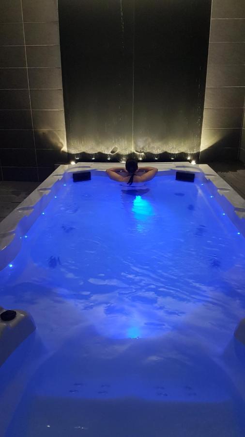 Le Castelet Hotel Le Mont-Dore Bagian luar foto