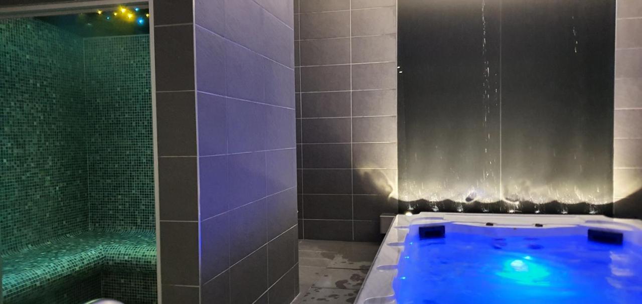 Le Castelet Hotel Le Mont-Dore Bagian luar foto