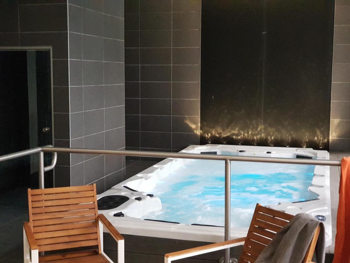 Le Castelet Hotel Le Mont-Dore Bagian luar foto
