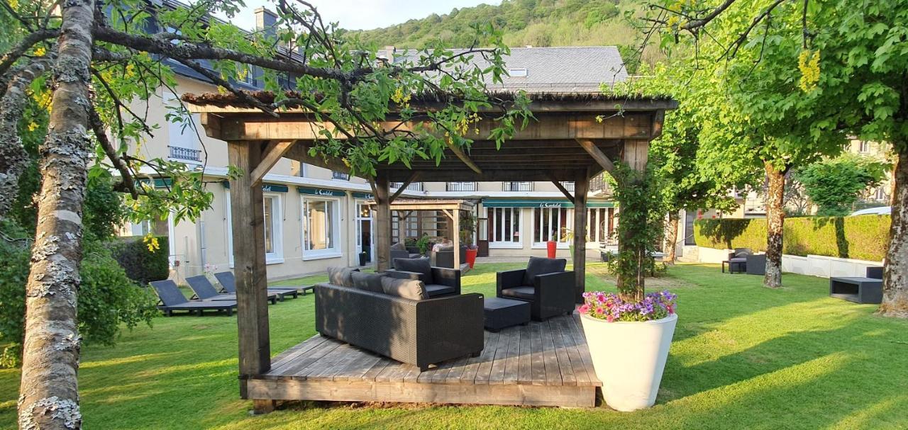 Le Castelet Hotel Le Mont-Dore Bagian luar foto
